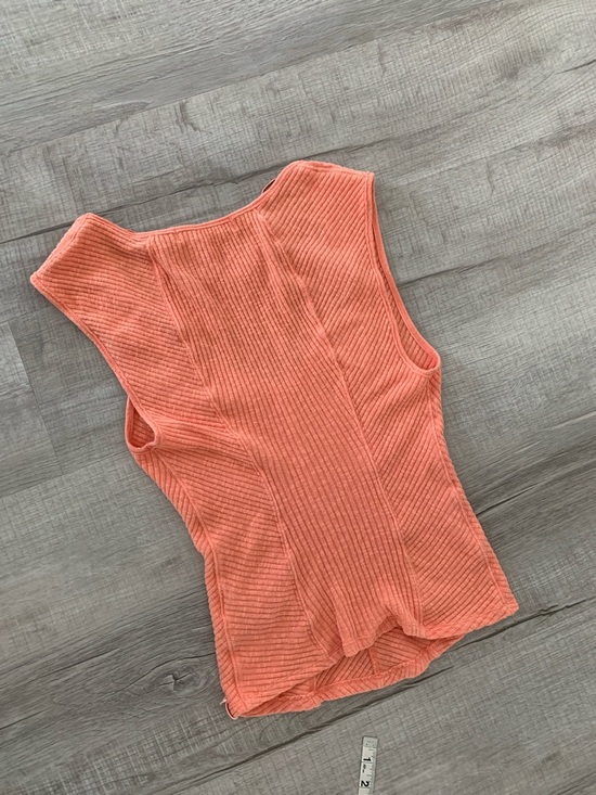 We The Free Coral/Peach Ribbed V-Neck Tank Top, size M. - Picture 12 of 12